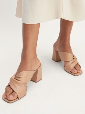 NWT Everlane The Day Twist Heel